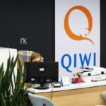Отзыв лицензии у QIWI банка повлёк за собой сбой в работе «Райффайзена»